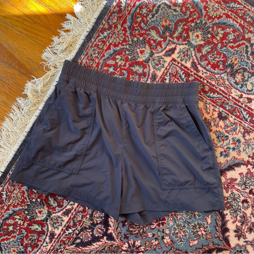 Athleta Wayfind High Rise 5" Short in Navy